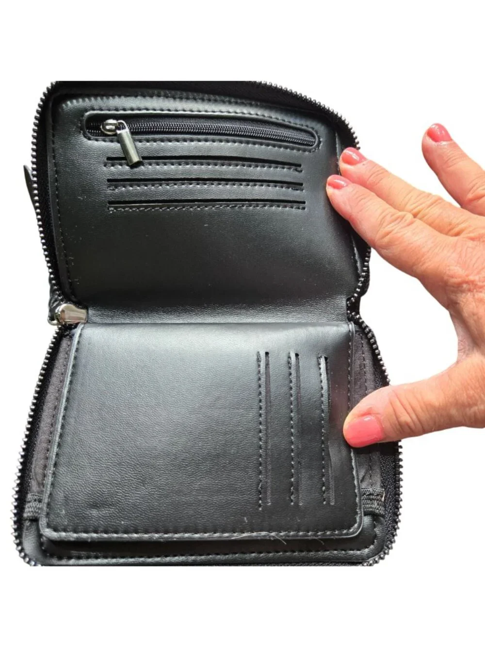Radrev NWOT Lux Card Wallet In Black Quilted Zip Around 5.5
